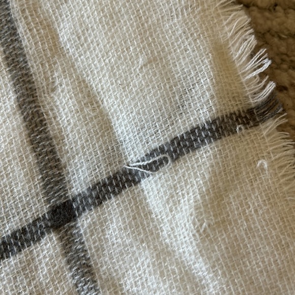 Old navy shall​​​​​​​ - Picture 2 of 4